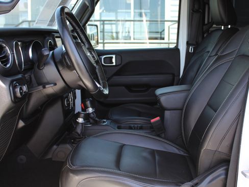 Used 2021 Jeep Wrangler Unlimited Sahara w/ Uconnect 4C Nav & Sound Group AWD/4WD image 18