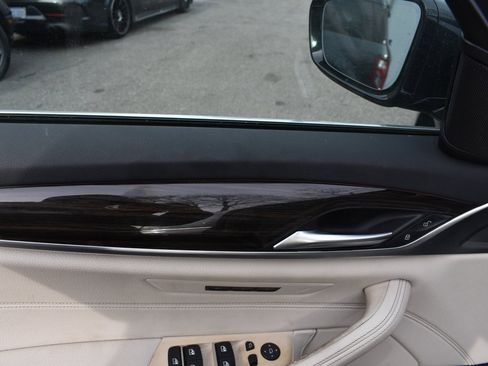 Used 2023 BMW 530e xDrive w/ Convenience Package image 13