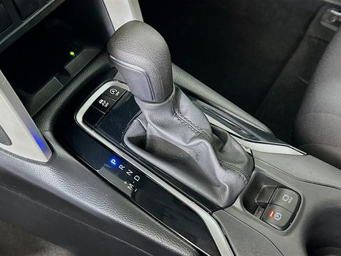 Used 2024 Toyota Corolla Cross LE image 24