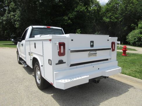 Used 2019 Ford F350 XL w/ Power Equipment Group RWD image 6