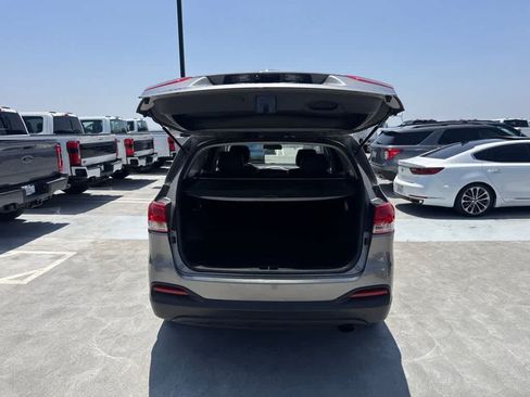Used 2016 Kia Sorento FWD image 9