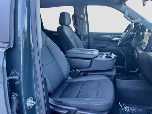 Used 2025 Chevrolet Silverado 1500 LT AWD/4WD image 28