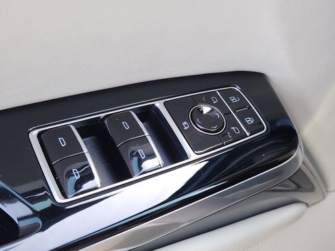 Used 2025 Cadillac Escalade ESV Sport Platinum image 25