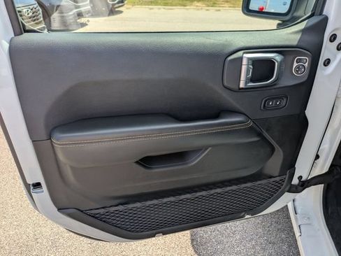 Used 2025 Jeep Wrangler Unlimited Sahara AWD/4WD image 12