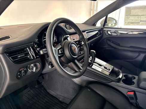 New 2026 Porsche Macan AWD/4WD image 4