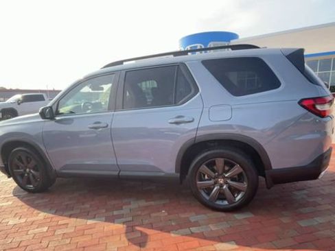 Certified 2023 Honda Pilot Sport image 7