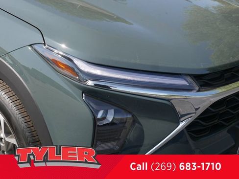 New 2025 Chevrolet Trax LT w/ Driver Confidence Package image 10