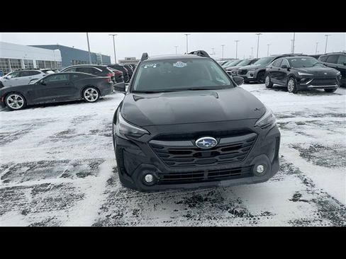 Used 2023 Subaru Outback Premium image 3