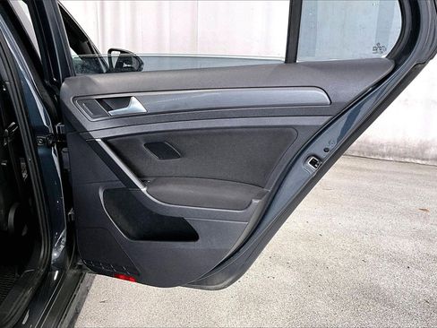 Used 2021 Volkswagen Golf 4-Door image 23