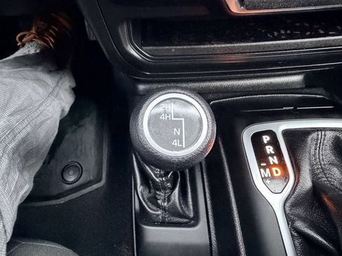 Used 2018 Jeep Wrangler Unlimited Sport AWD/4WD image 65