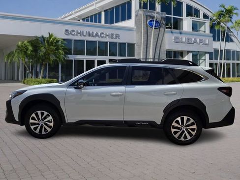 Used 2025 Subaru Outback Premium image 4