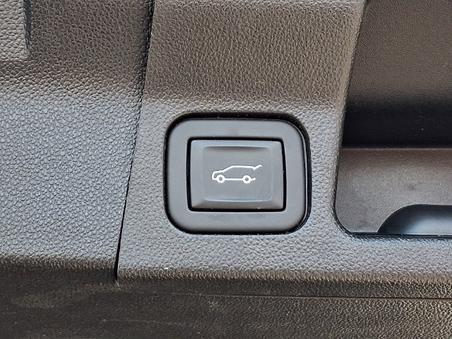 Used 2023 GMC Acadia SLT w/ Technology Package AWD/4WD image 32