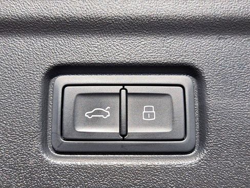 Certified 2025 Audi A6 e-tron Premium Plus w/ Premium Plus image 13