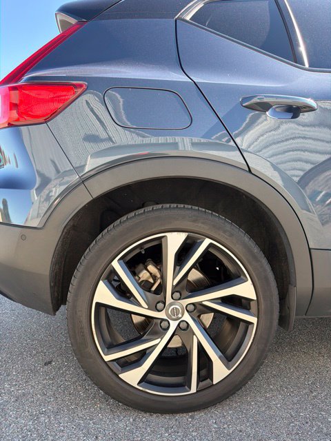 Used 2022 Volvo XC40 T5 R-Design AWD/4WD image 12
