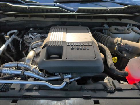 Used 2025 Chevrolet Silverado 1500 LT Trail Boss w/ Convenience Package II image 9