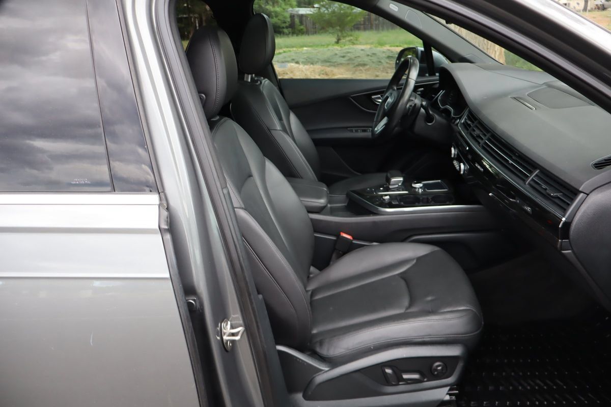 Used 2017 Audi Q7 3.0T Prestige AWD/4WD image 24