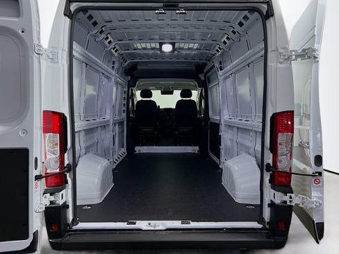 New 2026 RAM ProMaster 3500 w/ Convenience Group FWD image 23