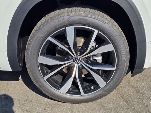 New 2026 Volkswagen Atlas Cross Sport SEL Premium R-Line AWD/4WD image 9