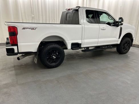 Used 2023 Ford F250 XLT w/ XLT Premium Package AWD/4WD image 4