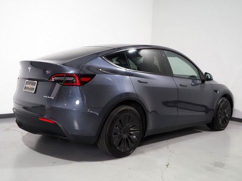 Used 2023 Tesla Model Y Long Range AWD/4WD image 6