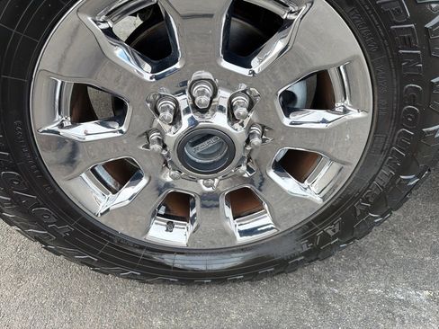 Used 2019 Ford F250 Lariat w/ Lariat Ultimate Package image 9