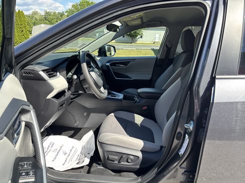 Used 2025 Toyota RAV4 XLE AWD/4WD image 13