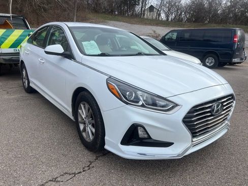Used 2018 Hyundai Sonata SE image 2