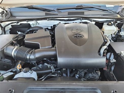 Used 2021 Toyota Tacoma TRD Off-Road image 27