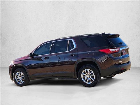 Used 2021 Chevrolet Traverse LT image 8