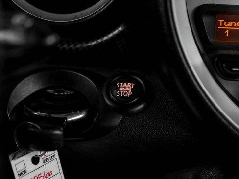 Used 2013 MINI Cooper S image 18