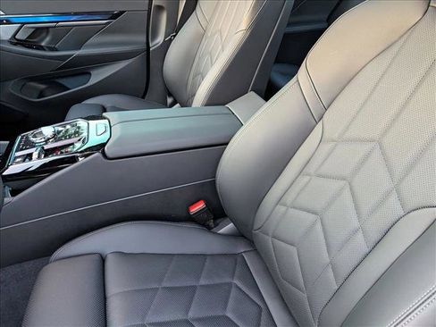 Used 2026 BMW 550e xDrive 550e xDrive w/ Executive Package image 14