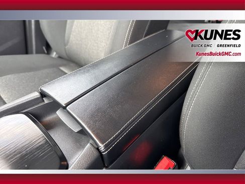 Used 2025 Nissan Rogue SV image 26