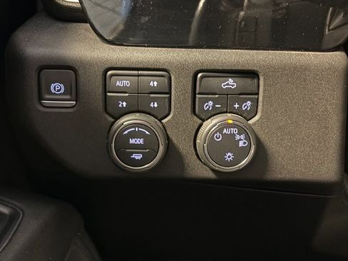 Used 2022 Chevrolet Silverado 1500 LT image 30