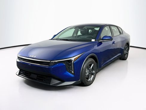 Used 2025 Kia K4 FWD image 3