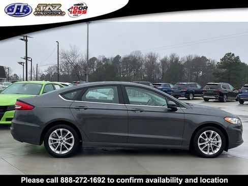 Used 2020 Ford Fusion SE image 8