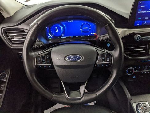 Certified 2022 Ford Escape Titanium w/ Class II Trailer Tow Package image 17