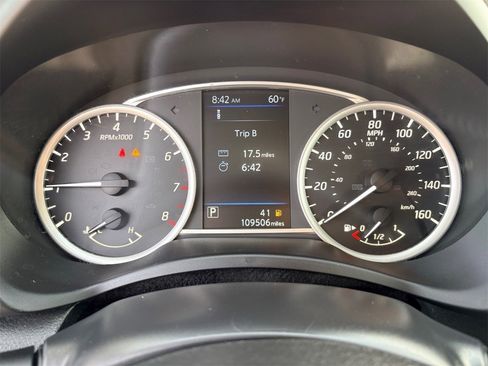 Used 2019 Nissan Sentra SV image 15