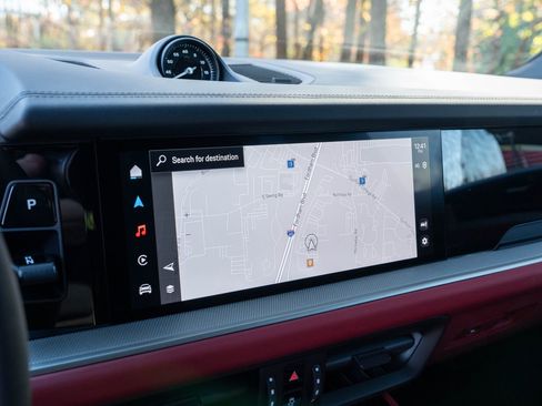 Certified 2025 Porsche Cayenne image 28