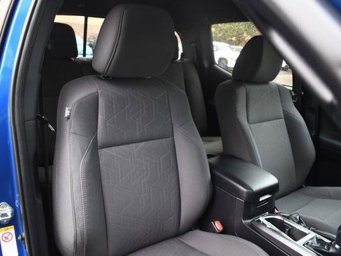 Certified 2018 Toyota Tacoma TRD Off-Road image 26