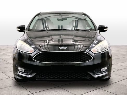Used 2015 Ford Focus SE w/ SE Sport Package FWD image 4
