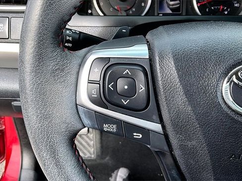 Used 2017 Toyota Camry SE image 10