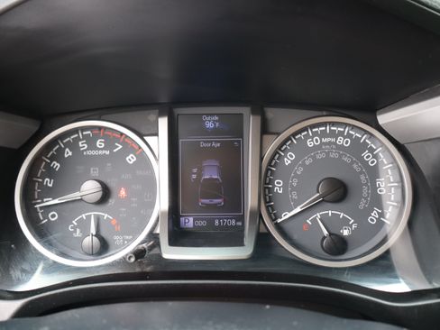Used 2020 Toyota Tacoma SR5 w/ SR5 Appearance Package (SM) RWD image 29
