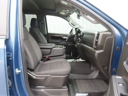 Used 2024 Chevrolet Silverado 1500 LT w/ Z71 Off-Road Package image 24