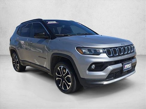 Used 2024 Jeep Compass Limited w/ Sun and Sound Group AWD/4WD image 3