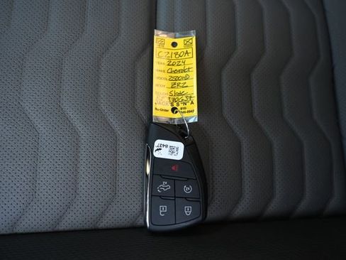 Used 2024 Chevrolet Silverado 2500 ZR2 w/ Technology Package image 31