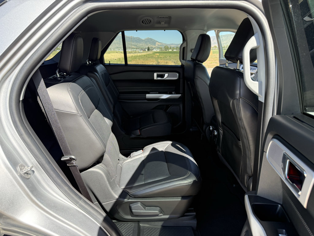 Used 2022 Ford Explorer Limited AWD/4WD image 35