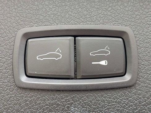 Used 2023 Porsche Macan AWD/4WD image 13