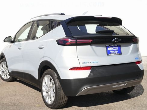 Used 2022 Chevrolet Bolt EUV LT image 4