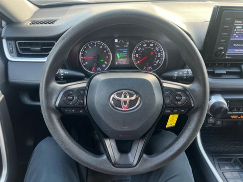 Used 2022 Toyota RAV4 LE image 14