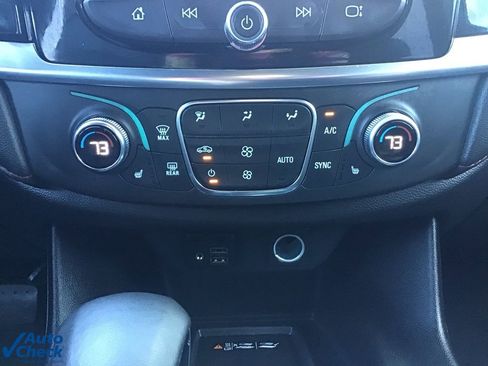 Used 2023 Chevrolet Traverse RS image 38